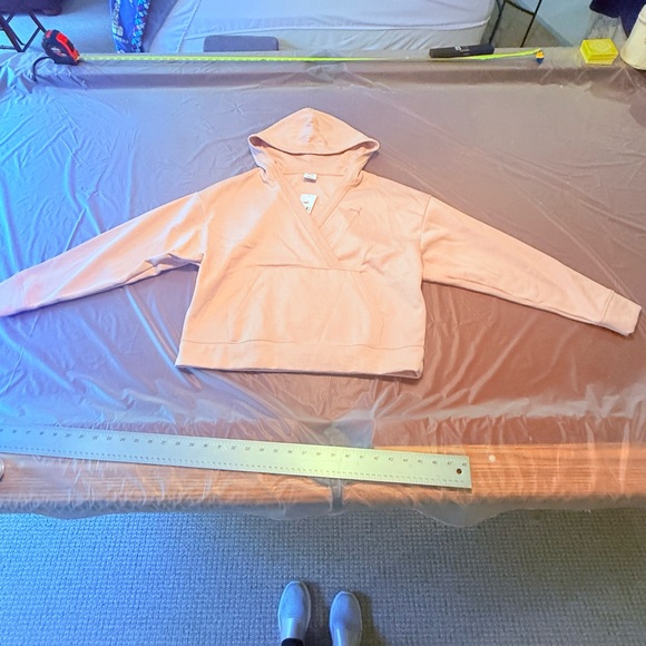 NWT Puma Women's Pink Hoodie Size Large - Picture 3 of 9